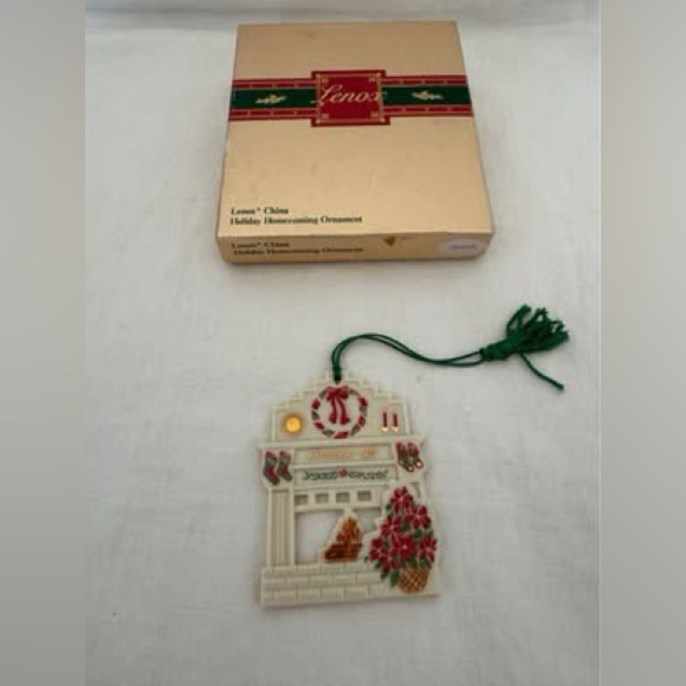 Lenox Festive Ornament Christmas fireplace‎ homecoming 1988 holiday